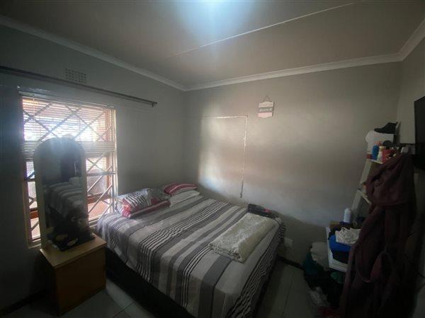 5 Bedroom Property for Sale in Rondevlei Park Western Cape